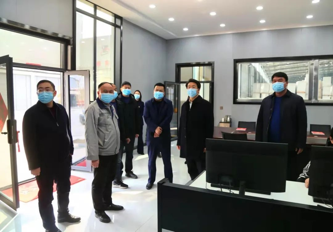新密市市委副書記、市長程洋調(diào)研新密市正興耐火材料有限公司，送服務(wù)強(qiáng)信心，沖刺首季“開門紅”！(圖1)